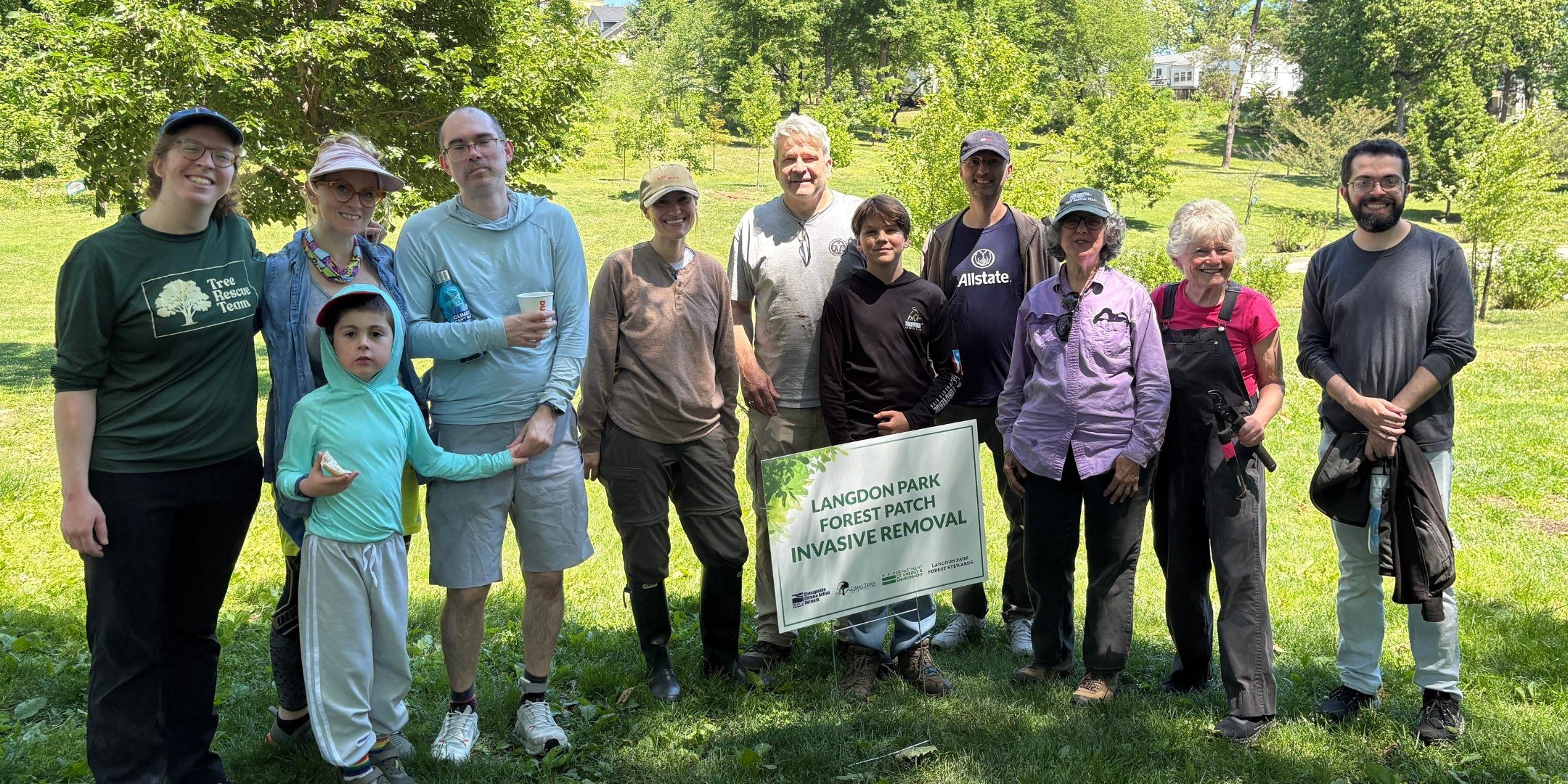 Group of volunteers at a Langdon Park invasive removal.